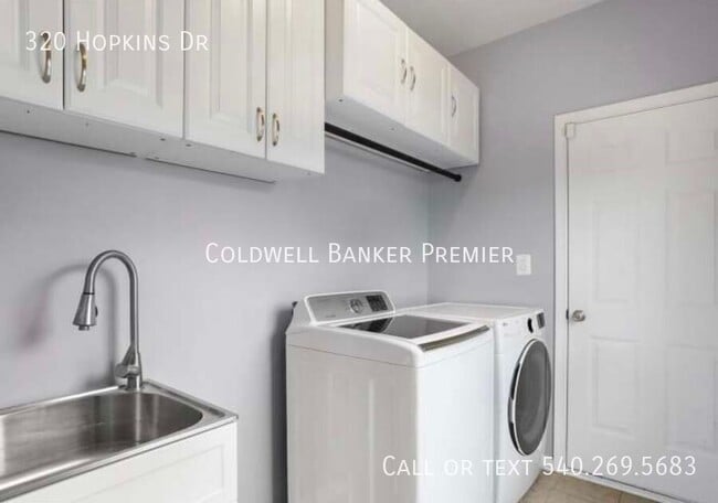 Building Photo - 320 Hopkins Dr