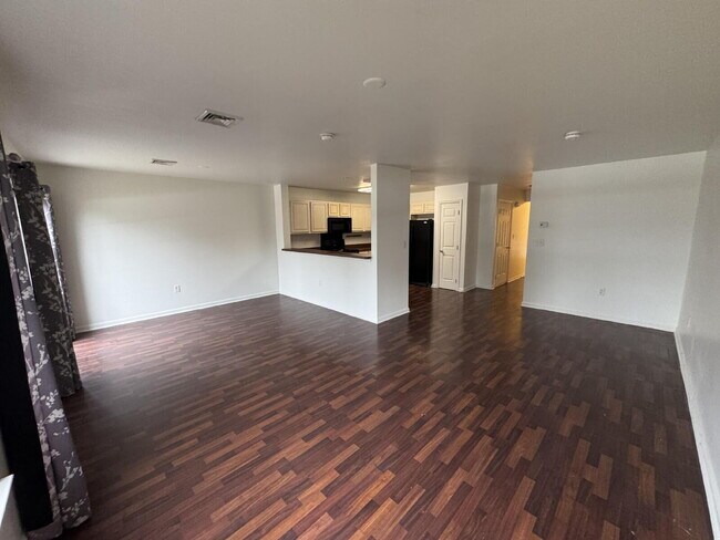 Building Photo - 112 Hawk Ct