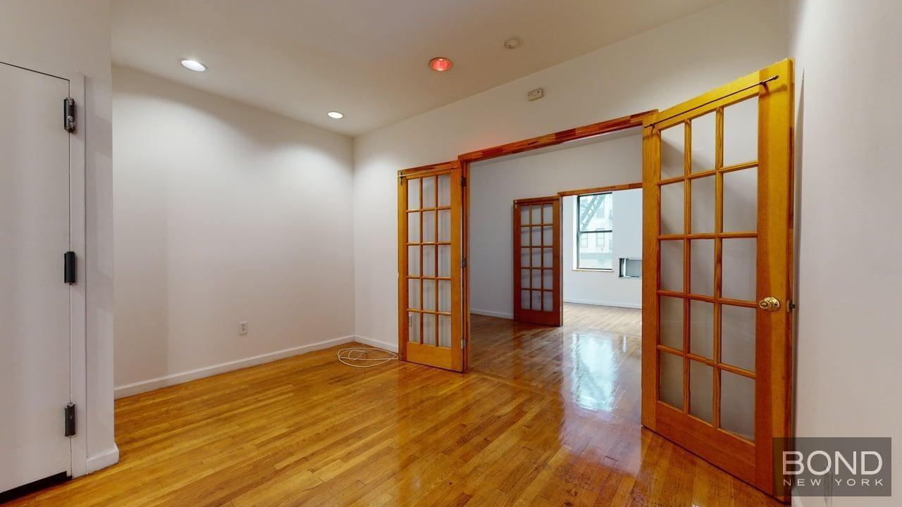 Building Photo - 96 Third Avenue