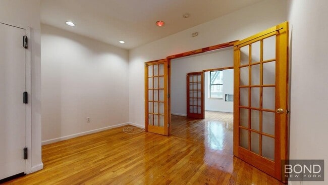 Building Photo - 96 Third Avenue