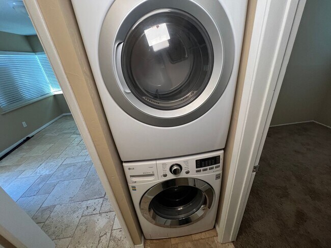 Building Photo - Gorgeous Unit in Imperial Beach!