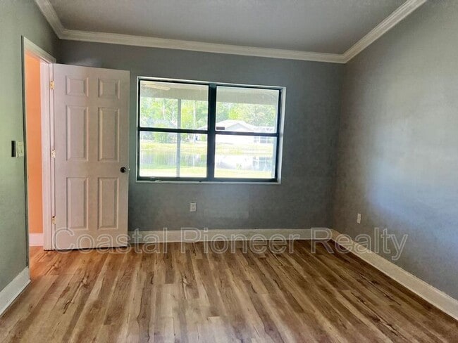 Building Photo - 3233 Oakwood Pl