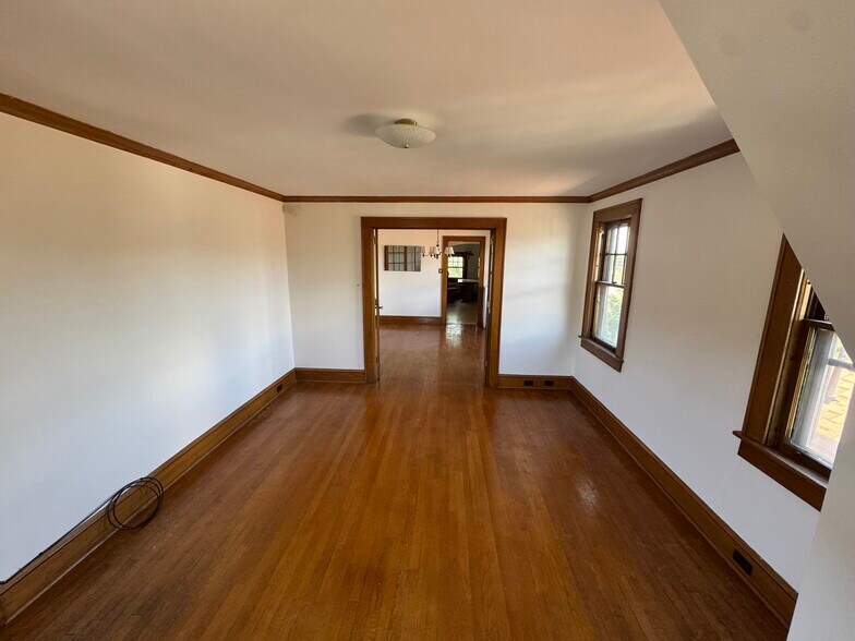 Building Photo - 1002 Fisk St