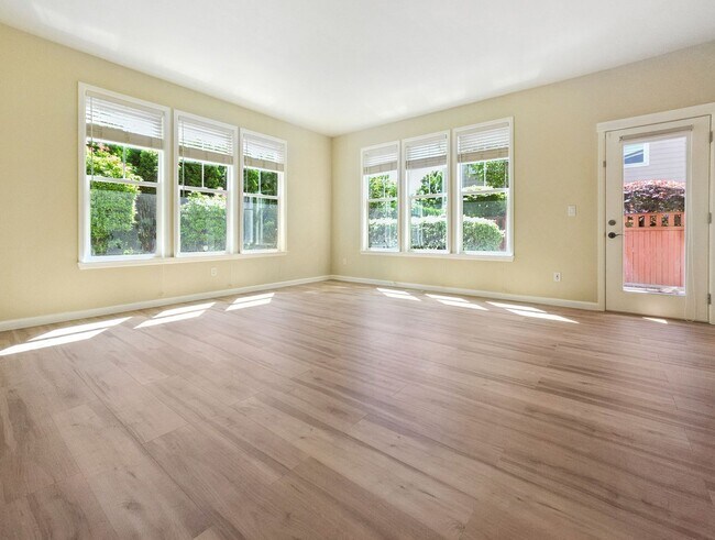 Building Photo - Modern Craftsman with Stylish Updates in S...