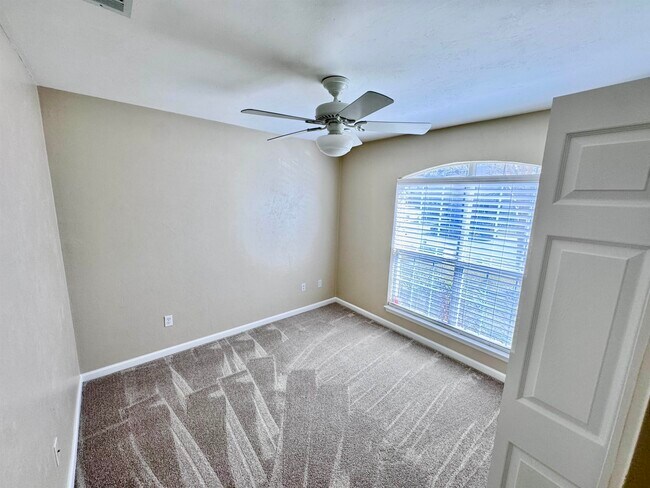 Building Photo - 1125 Mosswood Chase