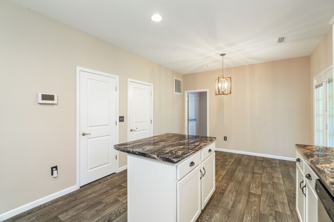 Building Photo - 7713 Budding Vine Ln