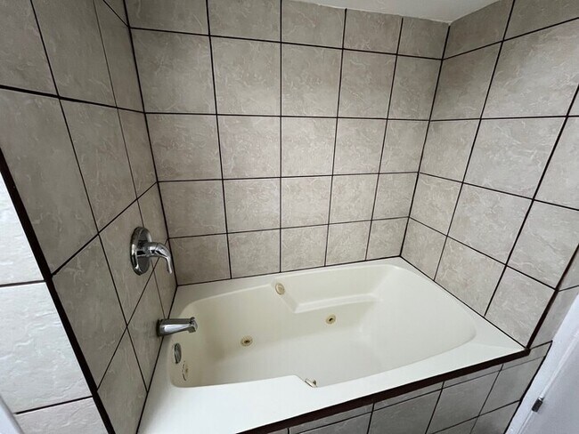 Building Photo - Remodeled Taylorsville 5 Bedroom!