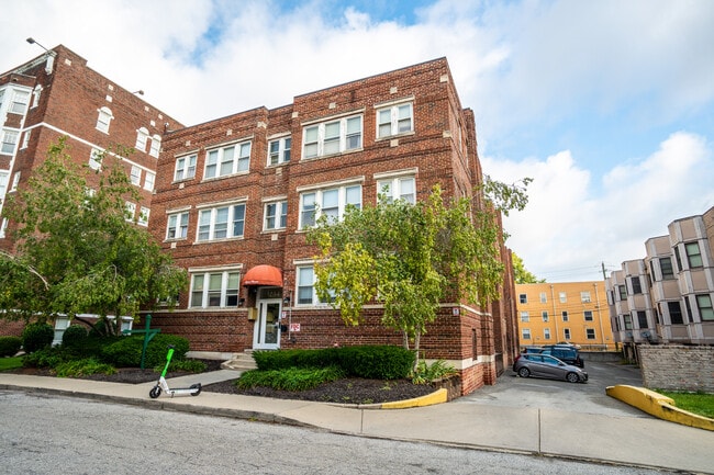 Building Photo - 234 E 9th St