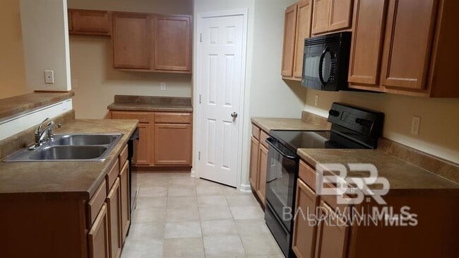 Building Photo - 3823 Chesterfield Ln