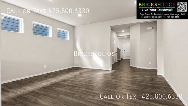 Building Photo - 4039 Hyde Lp NE