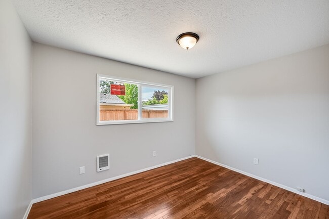 Building Photo - 8131 SE 68th Ave
