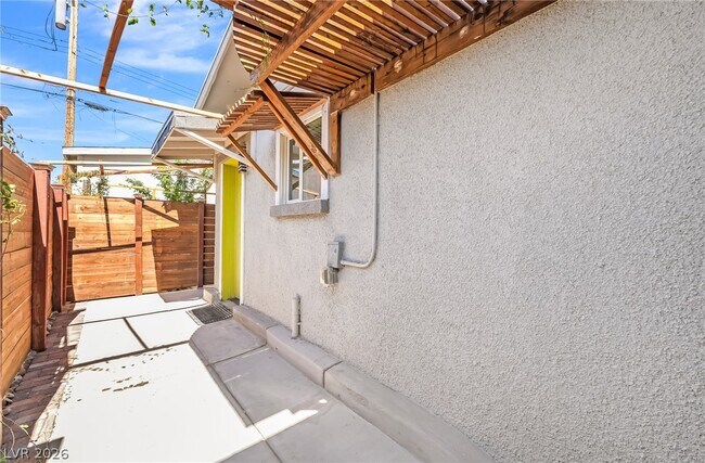 Building Photo - 5149 Poncho Cir
