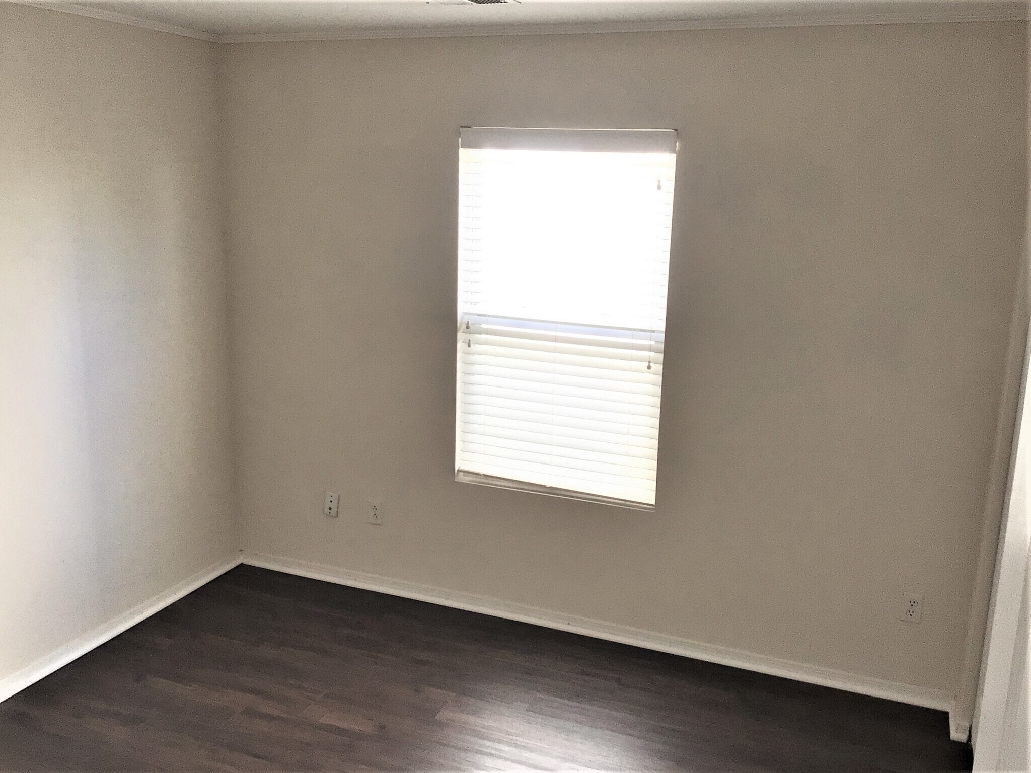 Building Photo - 3906 SE Jack Pine Ct