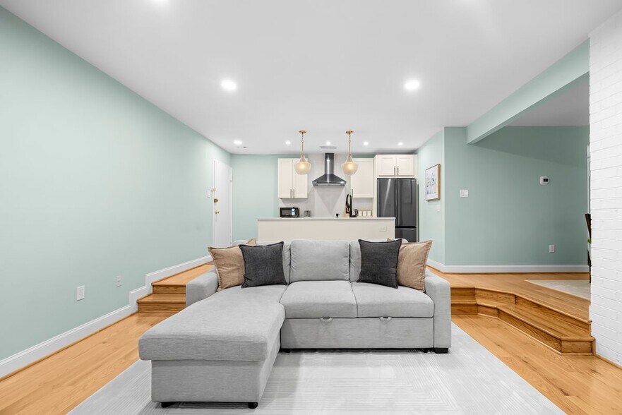 Building Photo - 9820 Georgia Ave