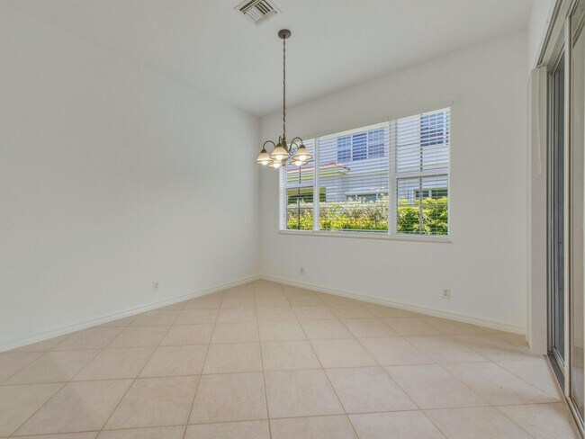 Building Photo - 119 Lancaster Rd