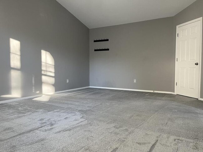 Building Photo - 8217 Beaded Stone St