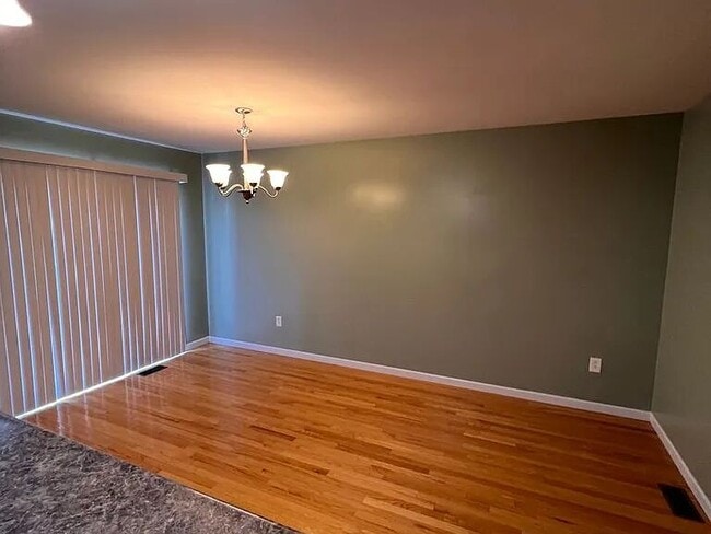 Building Photo - 2429 Heather Hill Ct