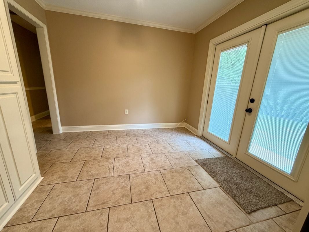 Building Photo - 106 Hickory Dr