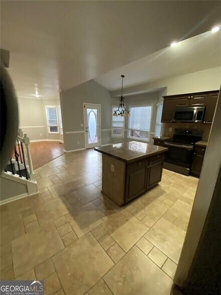 Building Photo - 855 River Overlook Dr NW