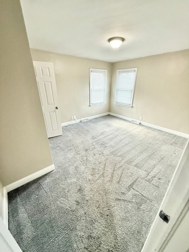 Building Photo - ***Renovated 3 Bedroom Ranch*Near Casino &...