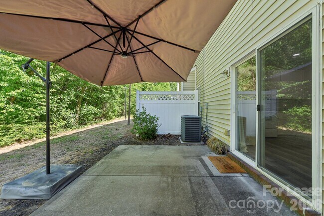 Building Photo - 124 Clydesdale Ct