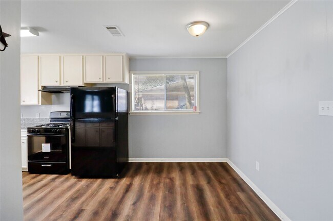 Building Photo - 238 Sleepy Hollow Dr