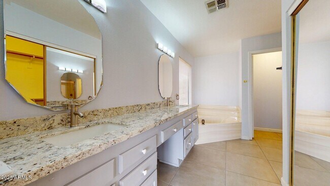 Building Photo - 9814 W Menadota Dr