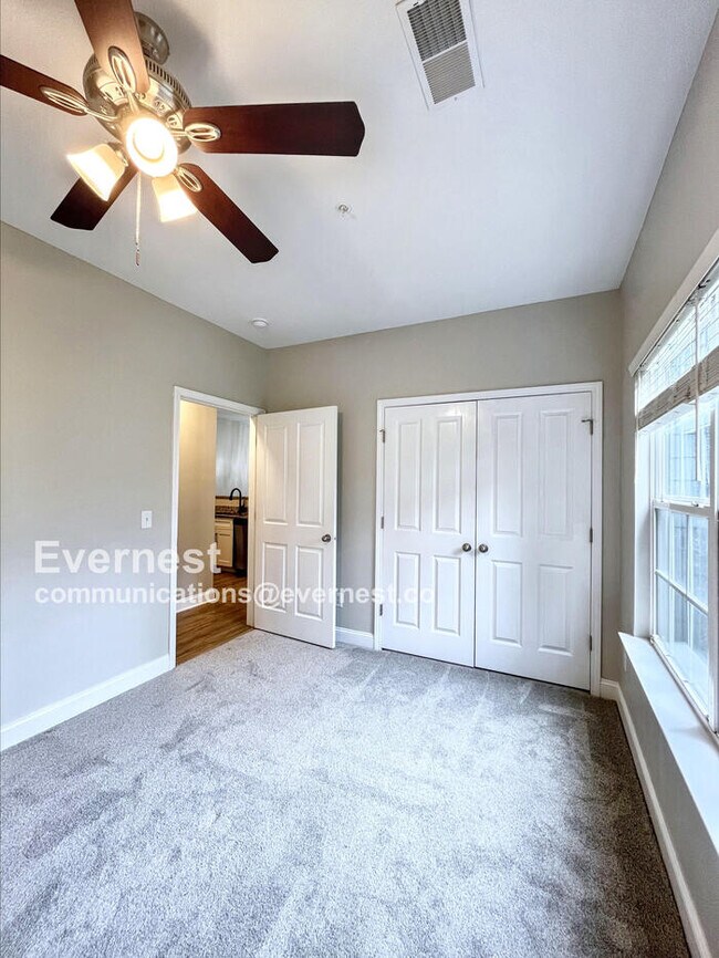 Building Photo - 2 Bed & 1 Bath Condo in Nashville! Coming Soon!