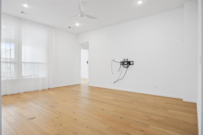 Building Photo - 1221 Texas Ash Ln