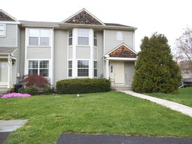 Building Photo - 322 Kent Ln