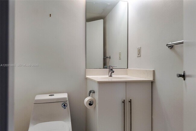 Building Photo - 3000 S Ocean Dr