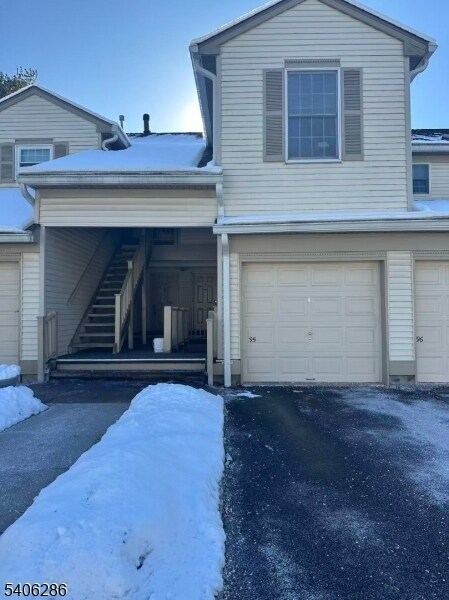 Building Photo - 95 Jamestown Rd