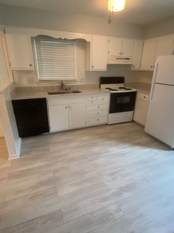 Building Photo - 5912 Wintergreen Dr