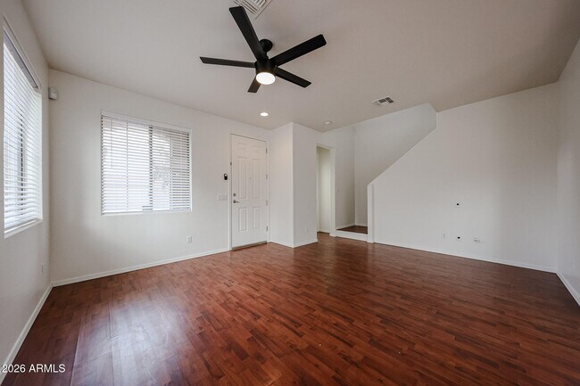 Building Photo - 961 E Redondo Dr