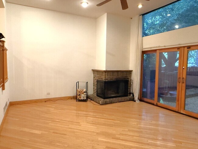 Building Photo - 1800 N Larrabee St