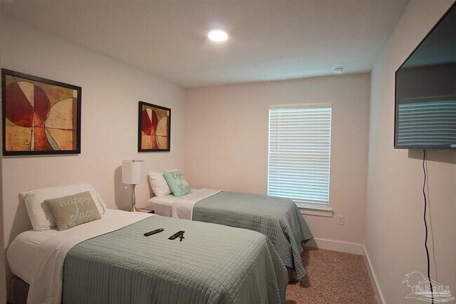 Building Photo - 1435 Iroquois Ct