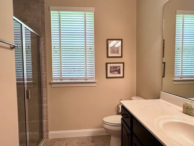 Building Photo - Gated Community! Walking Distance to the B...