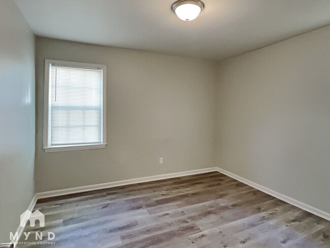 Building Photo - 3996 Mountain Terrace St