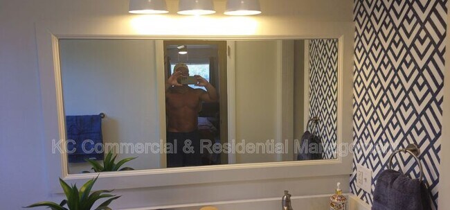 Building Photo - 589 Coconut St