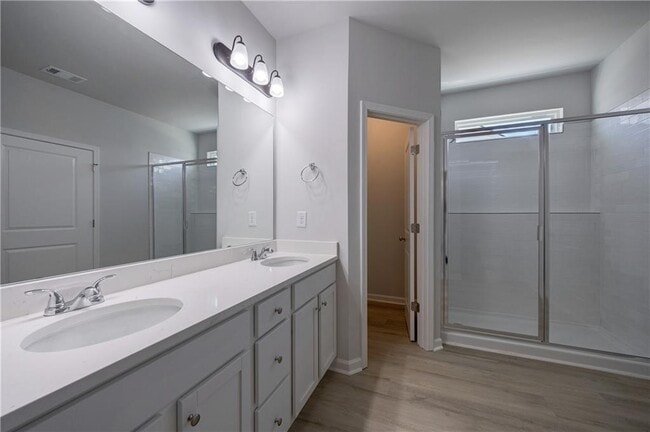 Building Photo - 931 Park Pl St