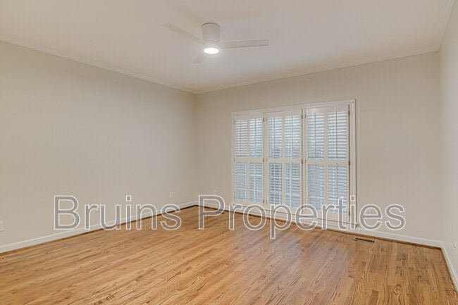 Building Photo - 8 Indigo Cove