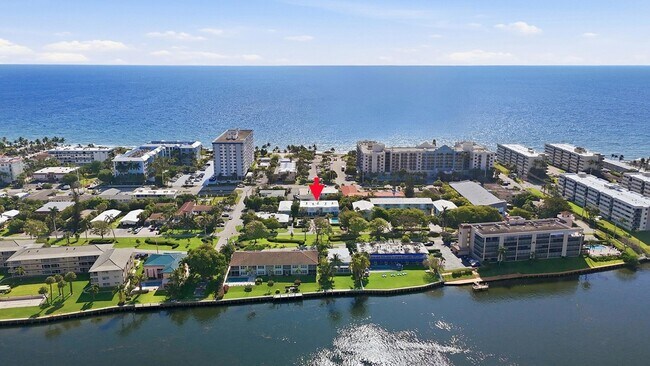 Building Photo - 842 SE 19th Ave