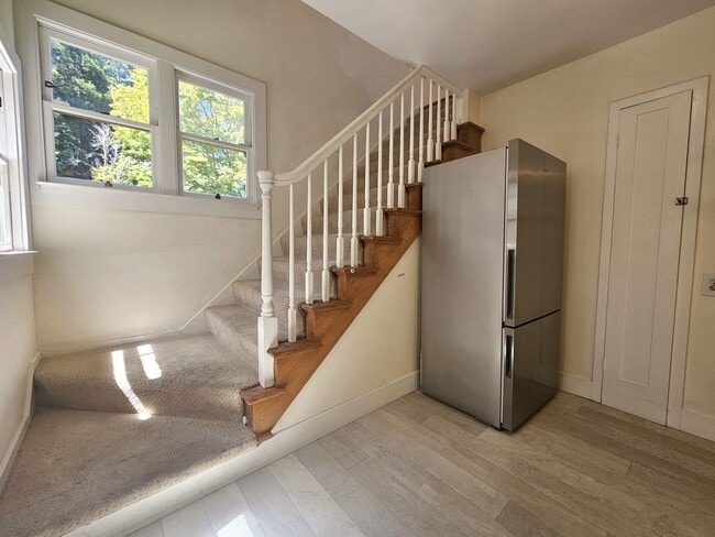 Building Photo - 4-Bedroom Single Family Home in Palo Alto-  lease take over