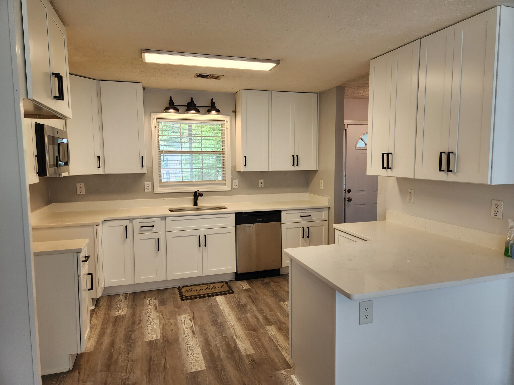 Building Photo - 482 Grove Hill Dr