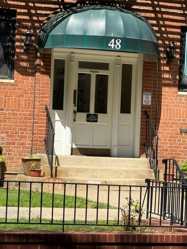 Building Photo - 48 Parkway N