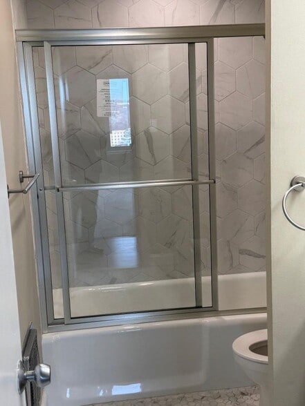 Building Photo - 320 Fort Duquesne Blvd