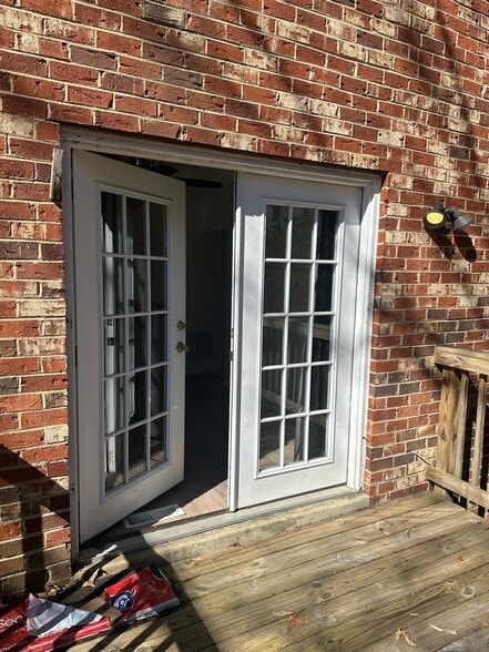 Building Photo - 6913 Woodstream Ln