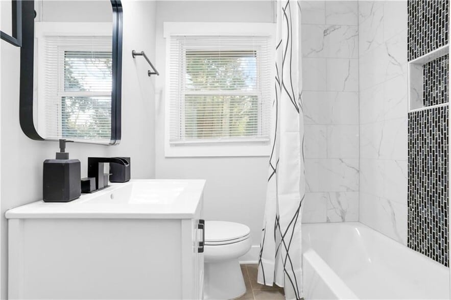 Building Photo - 1934 Pinedale Pl