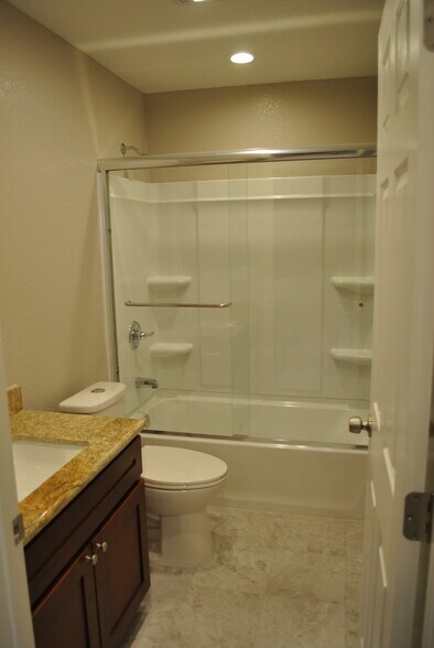 Building Photo - 21391 Locust St