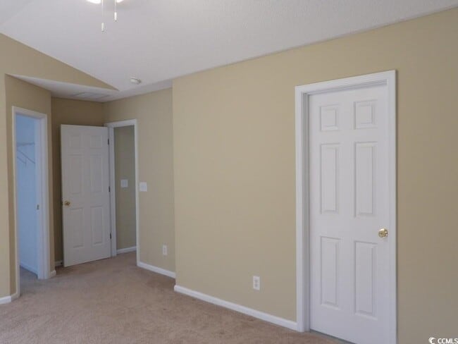 Building Photo - 185 Fulbourn Pl